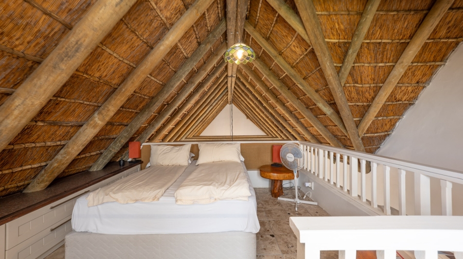 4 Bedroom Property for Sale in Struisbaai Western Cape